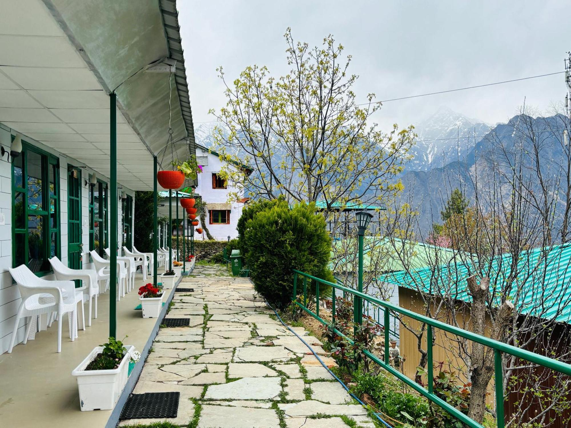 Himalayan High, Auli, By Himalayan Eco Lodges Joshīmath Екстериор снимка