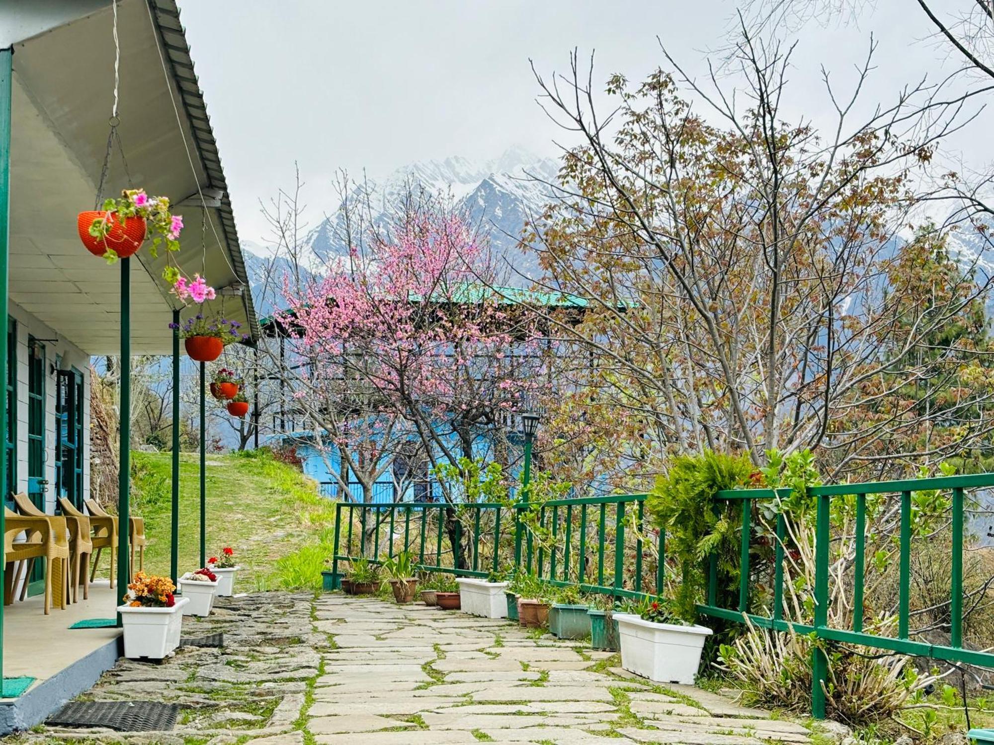 Himalayan High, Auli, By Himalayan Eco Lodges Joshīmath Екстериор снимка